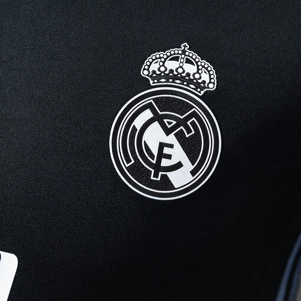 REPZ · Real Madrid 16-17 26/27 Tercera Retro · Foto 4
