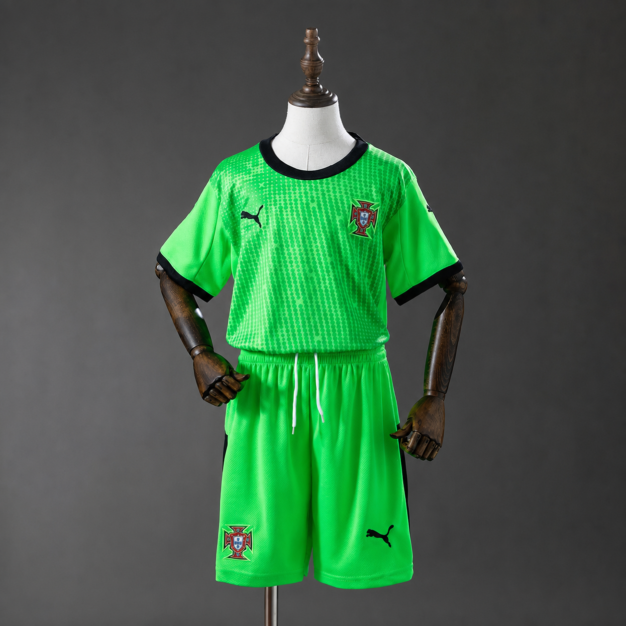 Portugal 2026 Titular Verde Fluor Kit Infantil - 1