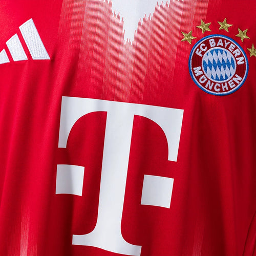 REPZ · Bayern Munich 25/26 Titular · Foto 2
