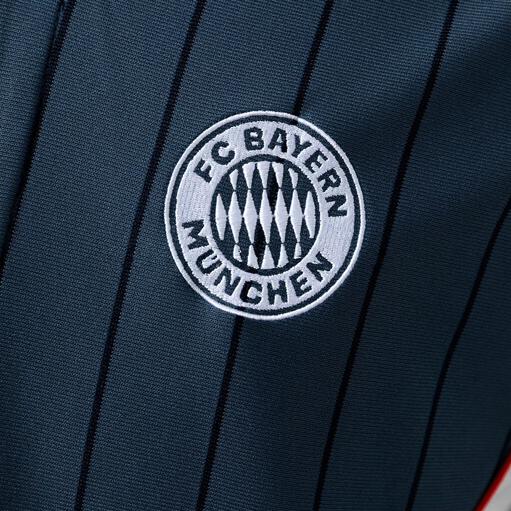 REPZ · Bayern Munich 25/26 Titular · Foto 6