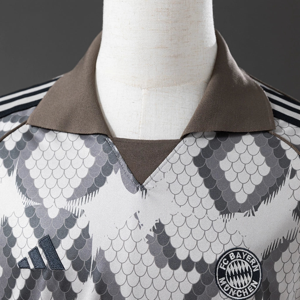 REPZ · Bayern Munich 25/26 Edición Especial · Foto 3