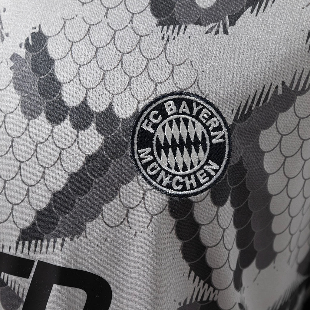 REPZ · Bayern Munich 25/26 Edición Especial · Foto 6