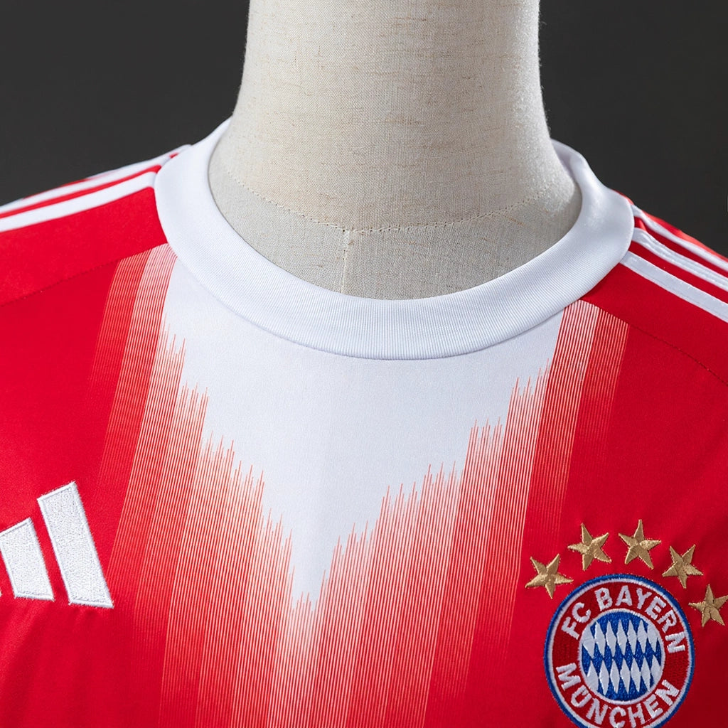 REPZ · Bayern Munich 25/26 Titular ML · Foto 8