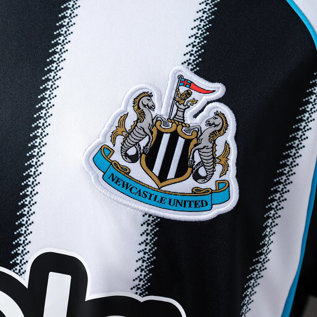 REPZ · Newcastle 25/26 Titular · Foto 5