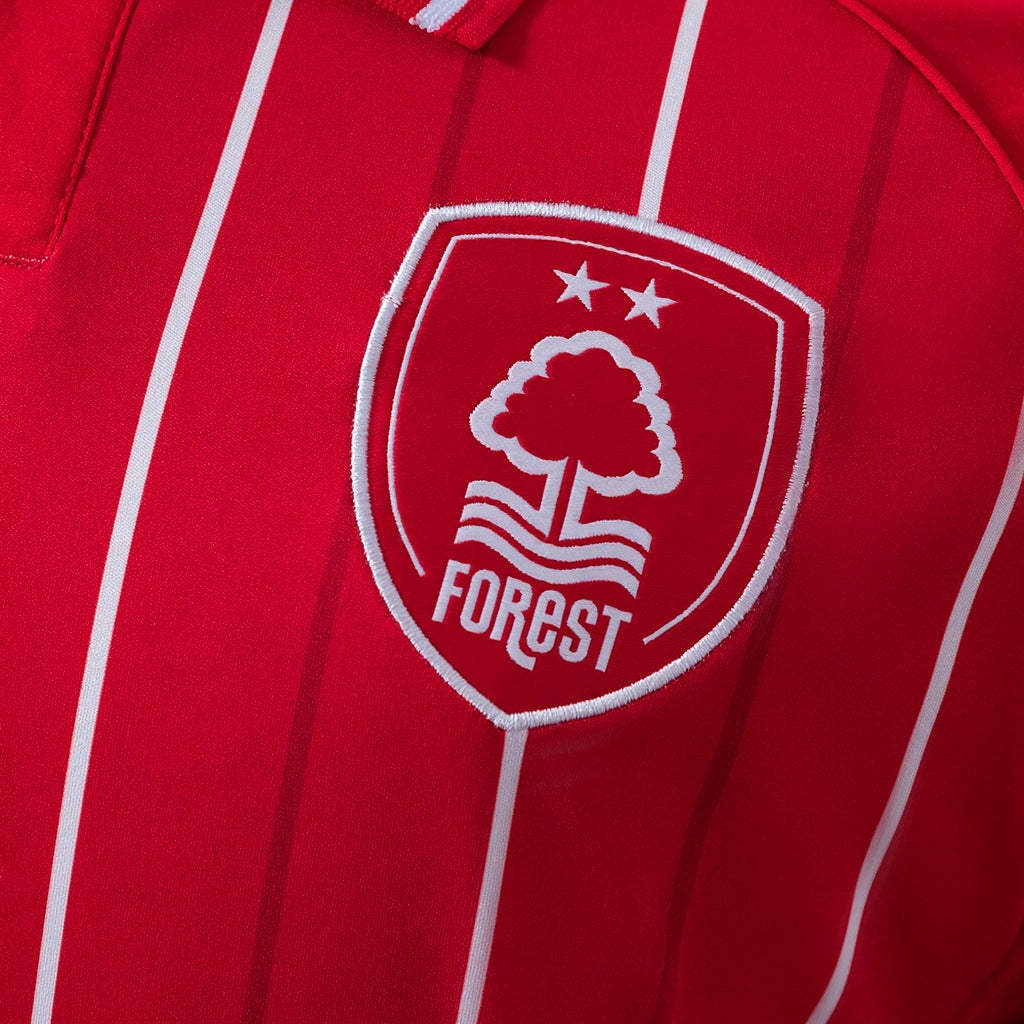 REPZ · Nottingham Forest 25/26 Titular · Foto 5