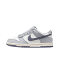 Tênis Dunk Low "Light Carbon" Feminino Cinza