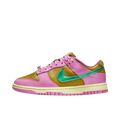Tênis Dunk Low x Parris Goebel "Playful Pink"