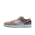 Tênis Dunk Low SB "Big Money Savings" Marrom