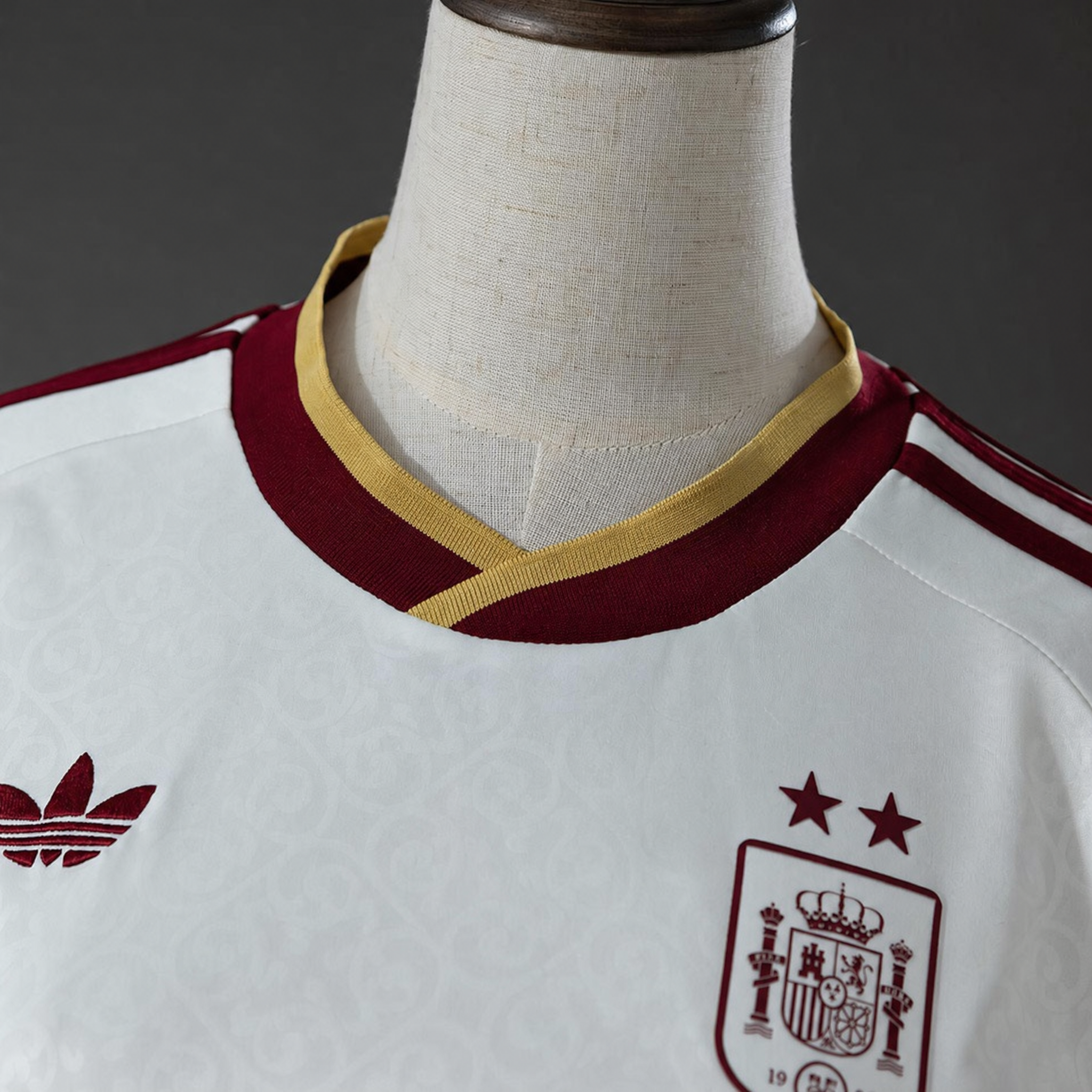 REPZ · España 2026 Away 2 Estrellas Campeones Femenina · Detalle 1/6