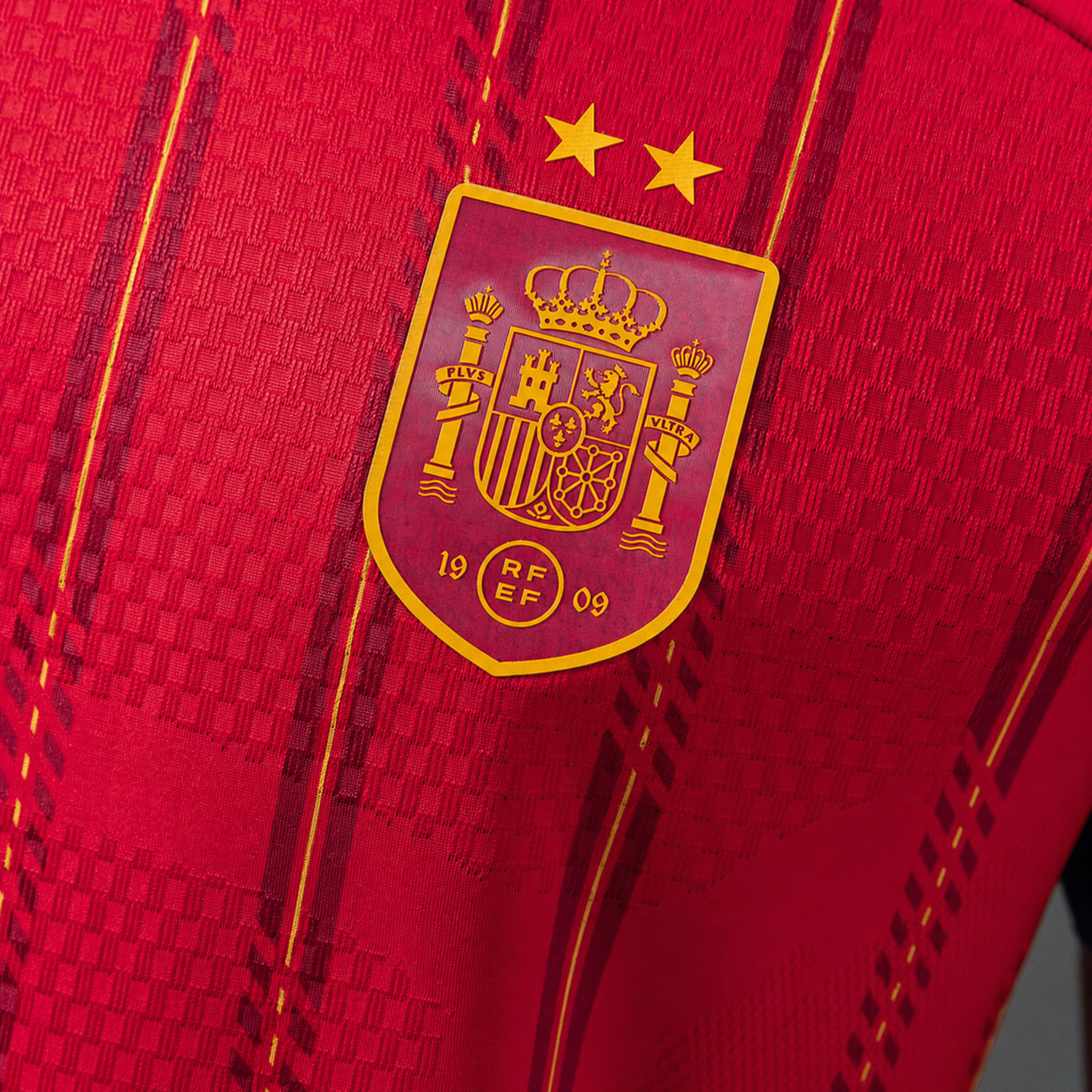 REPZ · España 2026 Home 2 Estrellas Campeones Versión Jugador · Detalle 1/6